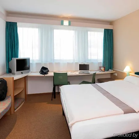 Ibis 3*